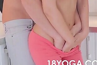 Sexo con instructor de yoga 6 min