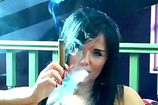 Hottie Smoking Chick Hungry Makeout