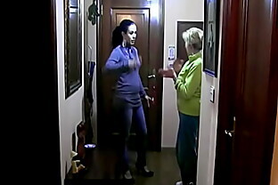 Maria y Cristina: Follada sin CONDON al Repartidor del Supermercado. Jódete Cabrón!!