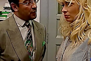 Léa Martini, belle blonde aux gros seins, soumise et enculée en prison