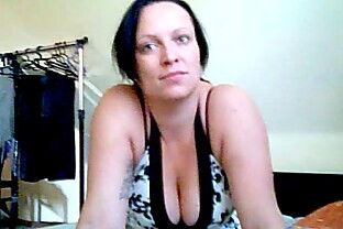 German slut sissy pitz plays harder on web cam