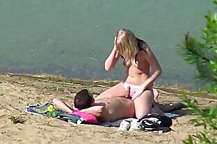Deutsches Teeny Paar heimlich bei Sex am Strand gefilmt