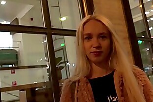 GERMAN SCOUT - Schlankes Teen Arteya bei Strassen Casting ohne Gummi gefickt