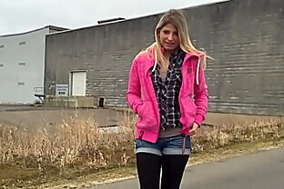 Outdoor Blowjob beim Parkplatzdate mit Parkplatzluder19