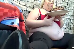 Fat Piggy I met on  Stuffing Chocolate Cake