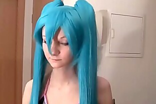 ALEMÃO FODA-SE COMO MIKU HATSUNE COSPLAY SEXO COM FACIAL PORNO