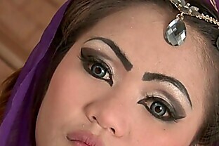 Oriental Solo With Sexy Aun