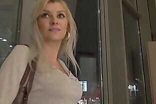 VanessaKiss - Fick in C&A - 100% Public