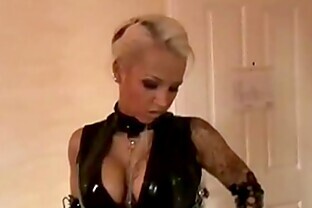 Geile deutsche Latex Bitch Ex Freundin gefickt