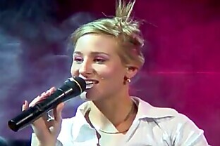Hot girl get an amazing blowjob