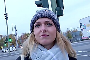 GERMAN SCOUT - Deutsche Studentin Amelie bei Fake Model Job für Geld gefickt nach Strassen Casting
