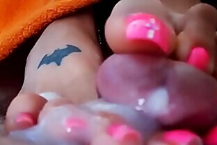- Milf with pink toes gives best footjob