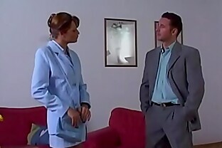 Vermieterin fickt ahnungslosen Mieter - Horny Milf fucks and sucks eroticplanet