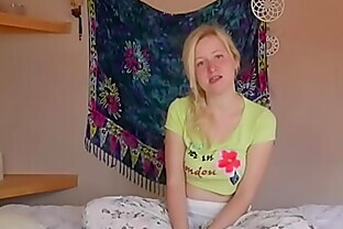 Dieser lebensnahe Dildo schenkt Anna Mai einen intensiven Höhepunkt 5 min