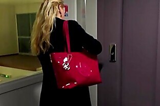 Flashing naked in a hotel after a dirty evening 97 sec