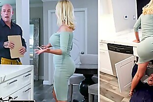 BANGBROS - Nikki Benz Gets Her Pipes Fixed By Plumber Derrick Pierce 12 min