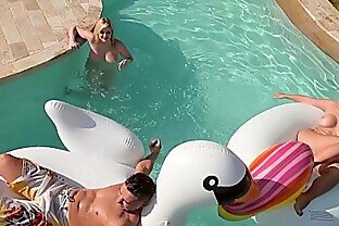 Katy Jayne & Vittoria Dolce's intense Poolside Threesome 22 min