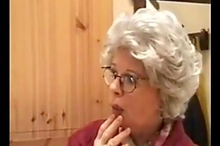 Granny And This Young Guy Having Sex 11 min